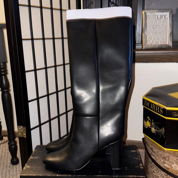 a new day Black Heeled Boots - Picture 1 of 8